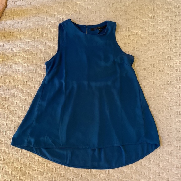 Blue flowy sleeveless top - Picture 4 of 5